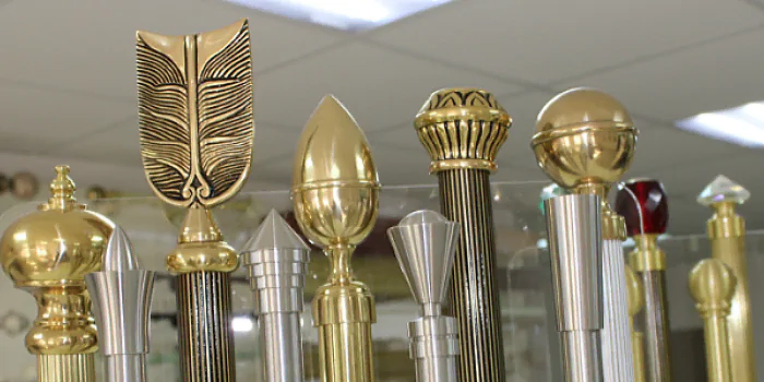 Монтаж карнизов