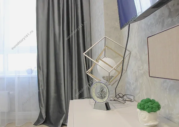 Серый с другими цветами в разных помещениях и стиляхШторы из бархата